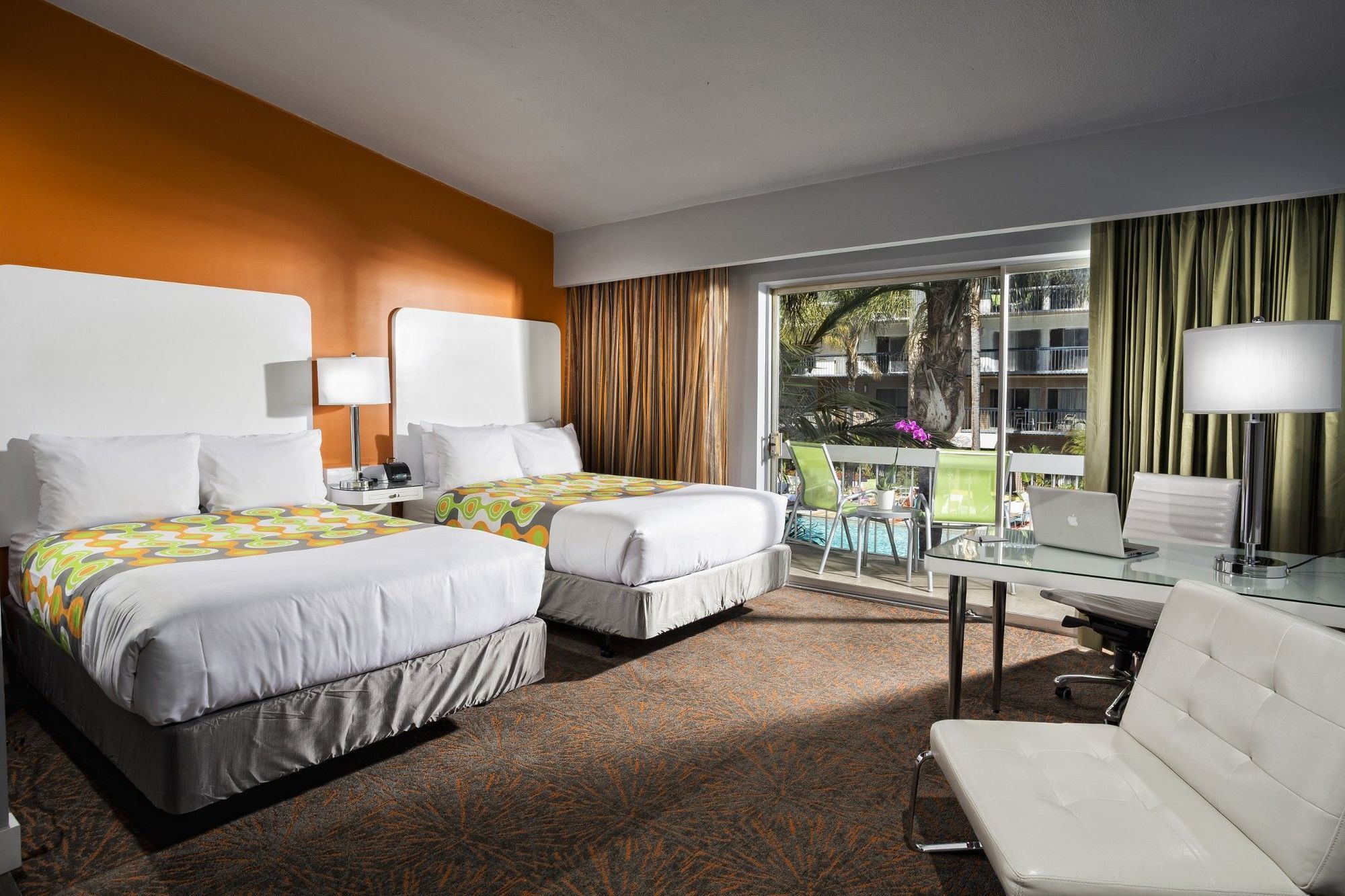 Sportsmen'S Lodge Hotel — Photos 3